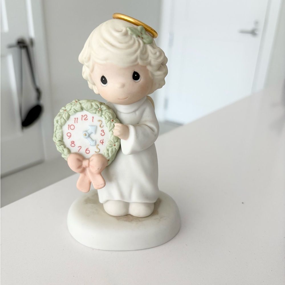 Precious Moments by Enesco figurine: Time For A Holy Holiday
